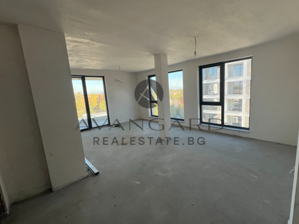 Three-room apartment / Karshiyaka