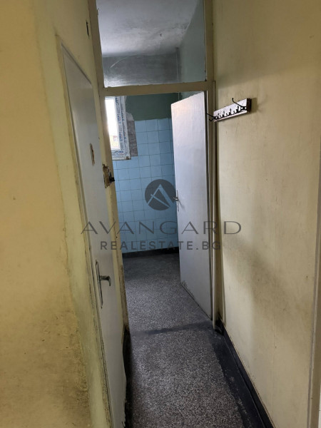 Тристаен РЕАЛНА КВАДРАТУРА