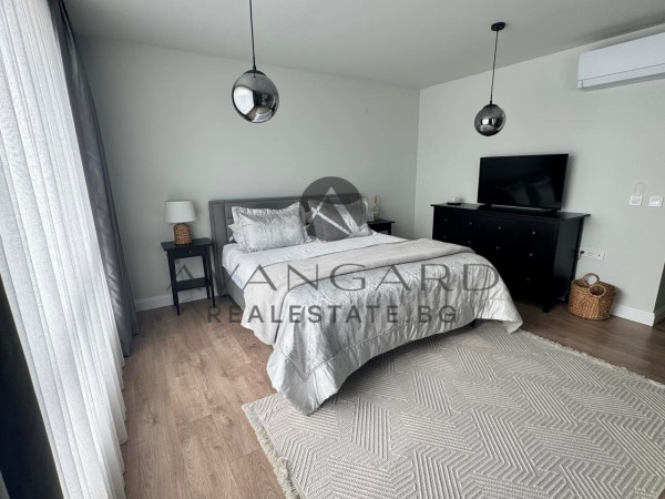 ЕДНОФАМИЛНА КЪЩА В ЗАТВОРЕН КОМПЛЕКС/ ТРАКИЯ