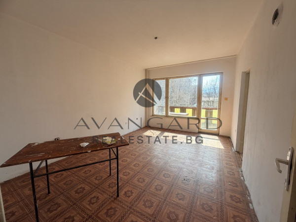 ТРИСТАЕН АПАРТАМЕНТ С  РЕАЛНА КВАДРАТУРА