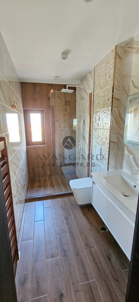 TWO-STOREY HOUSE Belashtitsa village