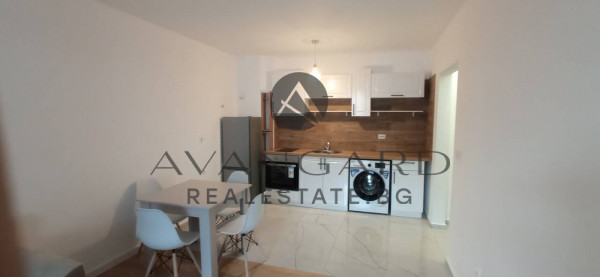 ДВУСТАЕН ОБЗАВЕДЕН! КЮЧУК ПАРИЖ!