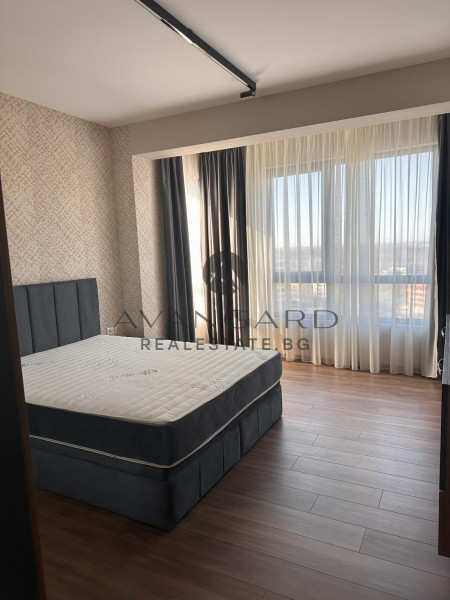 Изцяло обзаведен двустаен апартамент до МОЛ Пловдив