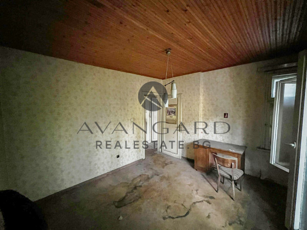 ЕТАЖ ОТ КЪЩА / ВОЕННА БОЛНИЦА