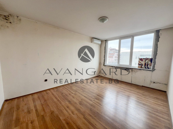 ДВУСТАЕН С ТРИ ОТДЕЛНИ СТАИ / КЮЧУК ПАРИЖ