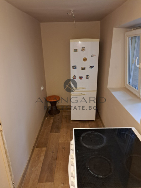 Етаж от Къща с гараж / Захарна Фабрика