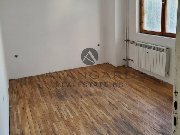 THREE-ROOM APARTMENT in MARASHA! REAL SQUARE!