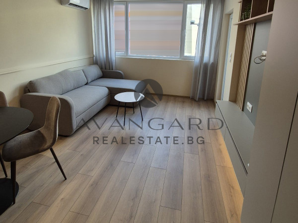 Spacious one -bedroom / new building / judge