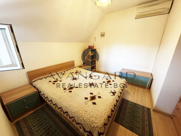 Four -bedroom maisonette Saturday market