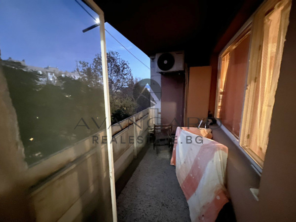 ДВУСТАЕН С ТРИ ОТДЕЛНИ СТАИ! СМИРНЕНСКИ