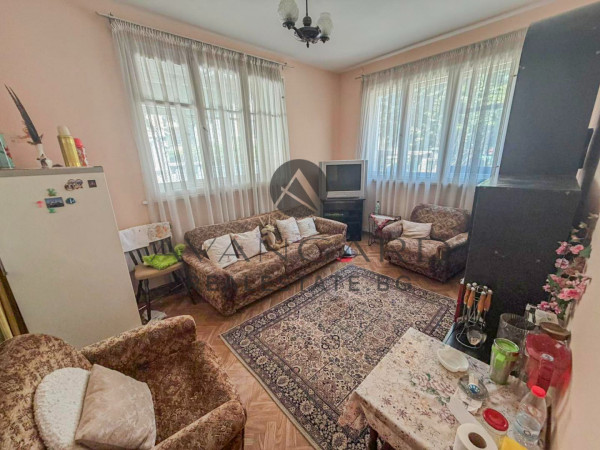 Floor of a House / Karshiyaka
