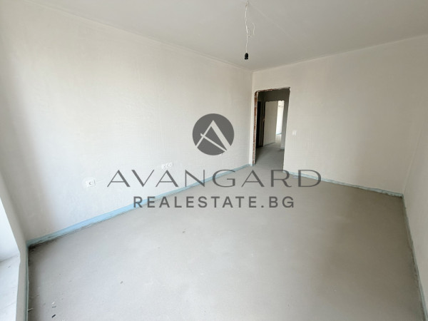 FOUR-BEDROOM APARTMENT NEAR ROWING CANAL