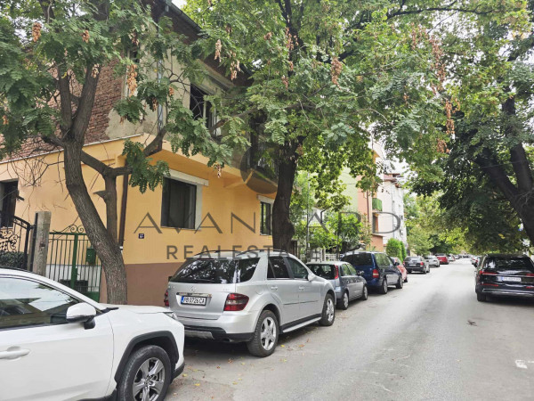 ЕТАЖ ОТ КЪЩА / ВОЕННА БОЛНИЦА