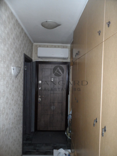 Тристаен Апартамент / Изгрев