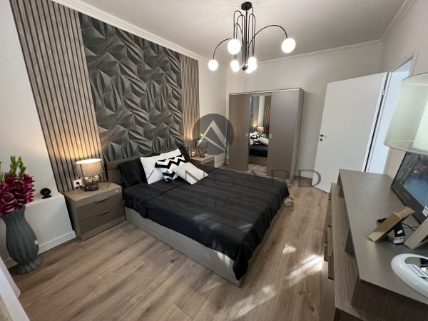 Renovated two -bedroom apartment next to the fair