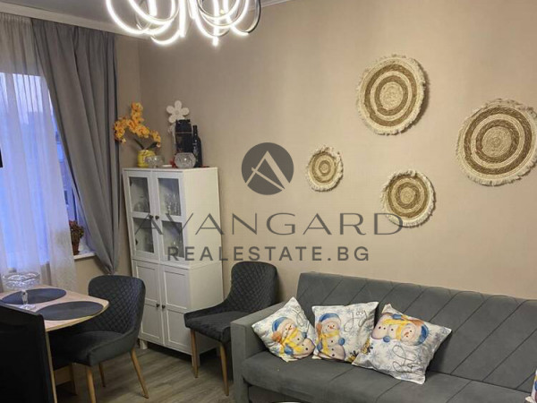 ДВУСТАЕН ОБЗАВЕДЕН! МАРАША!