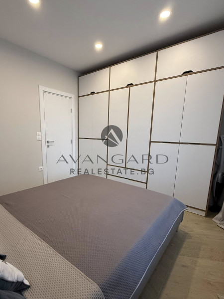 ДВУСТАЕН ОБЗАВЕДЕН! СМИРНЕНСКИ!