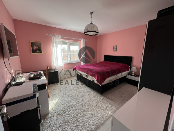 FULLY FURNISHED HOUSE WITH GARAGE IN MOMINO VILLAGE