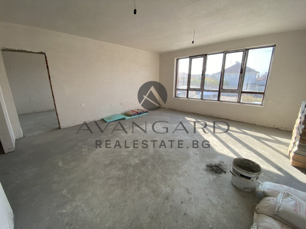 ИЗГОДНО! Тристаен апартамент Остромила