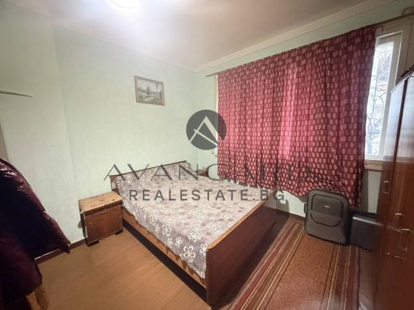 ЕТАЖ ОТ КЪЩА ДО УМБАЛ ПЪЛМЕД