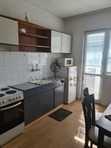 Two-room apartment in Izgrev next to the Post Office