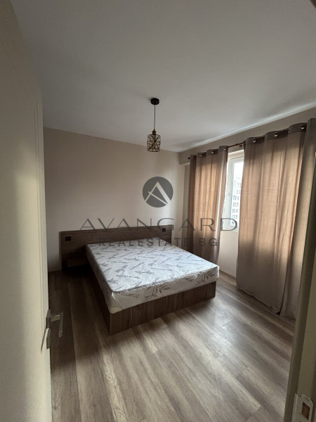 Обзаведен тристаен Кючук Париж