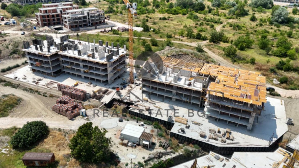 Top location! Two -bedroom luxury building