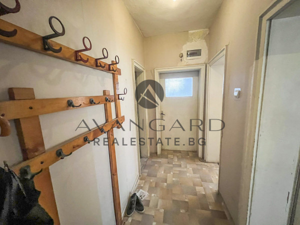 ТРИСТАЕН С ЧЕТИРИ ОТДЕЛНИ СТАИ! СЪДИЙСКИ!