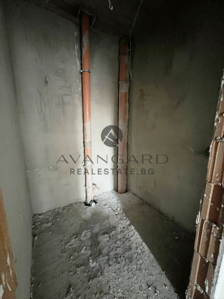 ПРОСТОРЕН ТРИСТАЕН С АКТ 14 !