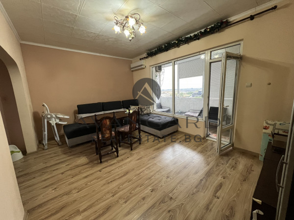 Two bedroom apartment up to 60-class!