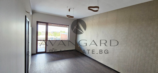 TWO-STOREY HOUSE Belashtitsa village