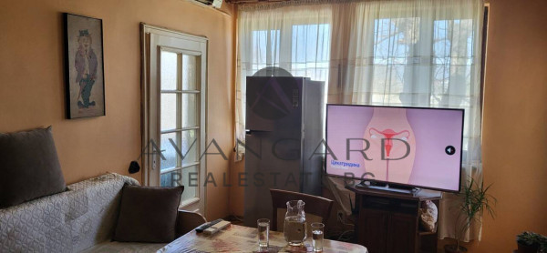 ТРИСТАЕН С ГАРАЖ ВОДНАТА ПАЛАТА