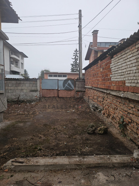 HOUSE WITH COURTYARD KRUMOVO