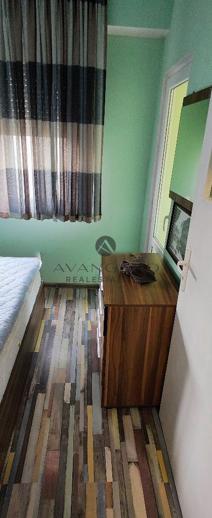 Тристаен с реална квадратура/ Кючук Париж