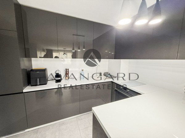 ДВУСТАЕН С ПАРКОМЯСТО! ОБЗАВЕДЕН ! КЪРШИЯКА!