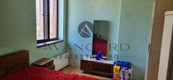 ТРИСТАЕН С ГАРАЖ ВОДНАТА ПАЛАТА