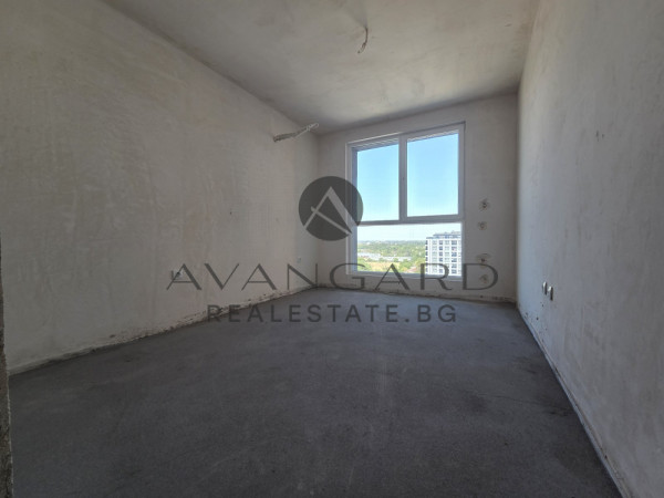 THREE-ROOM APARTMENT WITH PANORAMIC VIEW! THE BREAKER!