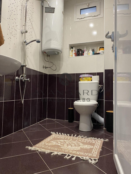 Spacious floor of house / real square footage / top location
