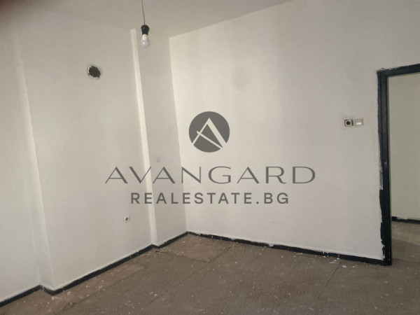 ЧЕТИРИСТАЕН АПАРТАМЕНТ В КАМЕНИЦА 1