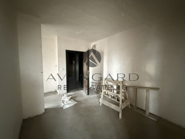 ТРИСТАЕН АПАРТАМЕНТ! ГРЕБНА БАЗА!