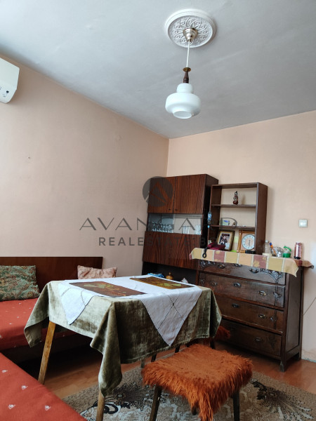 Spacious two -bedroom / real square footage / youth hill