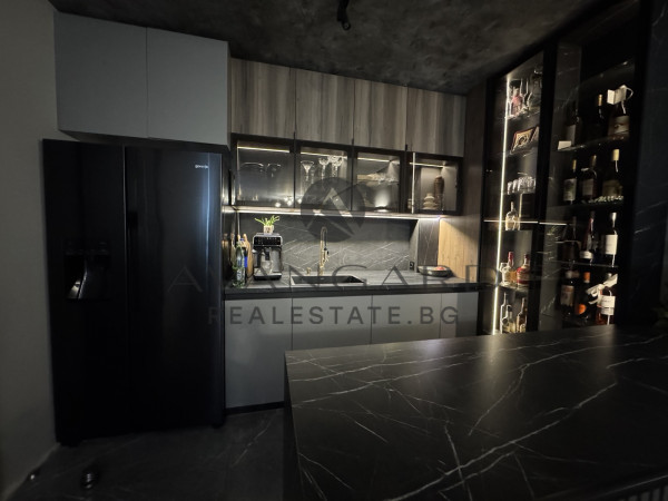 ТОП ЛОКАЦИЯ !!! ДИЗАЙНЕРСКИ ДВУСТАЕН В ТРАКИЯ !!!