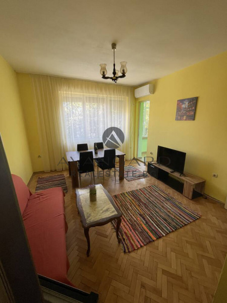 Тристаен до ТРИМОНЦИУМ