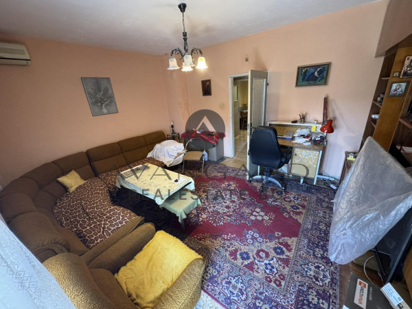 PLOVDIV CENTER !!! THREE-ROOM APARTMENT!!! REAL SQUARE !!! FREE PARKING!!!