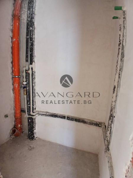 ТРИСТАЕН С АКТ 16 / СЪДИЙСКИ