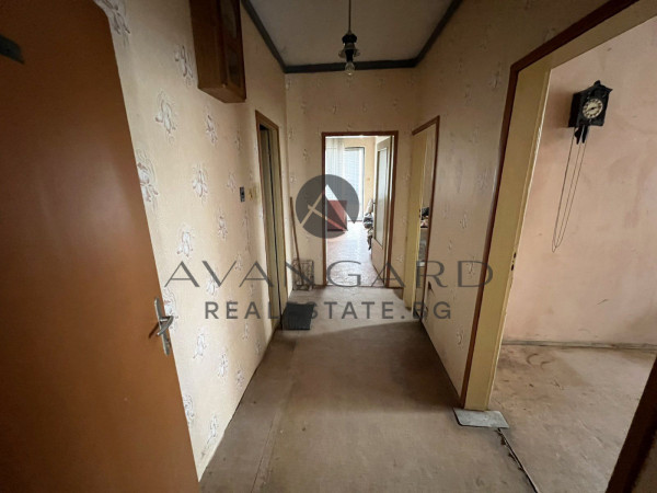 THREE-ROOM APARTMENT WITH FOUR SEPARATE ROOMS! THE WHITE BIRCHES