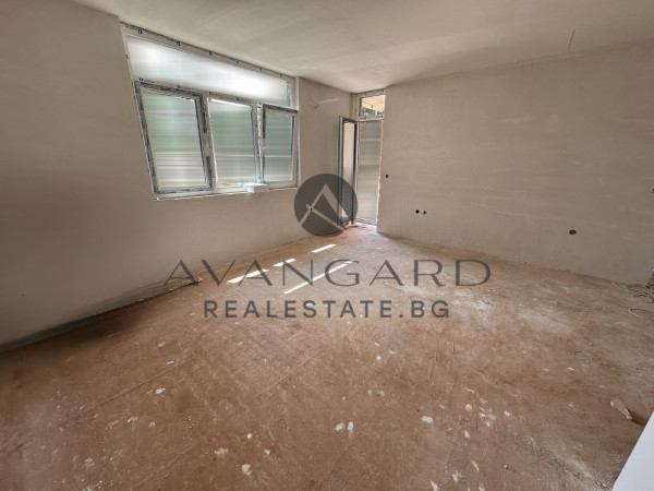 Spacious one -bedroom / new modern building