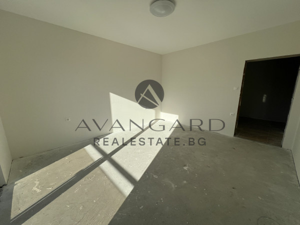 Самостоятелна двуетажна къща с акт 16 в Крумово