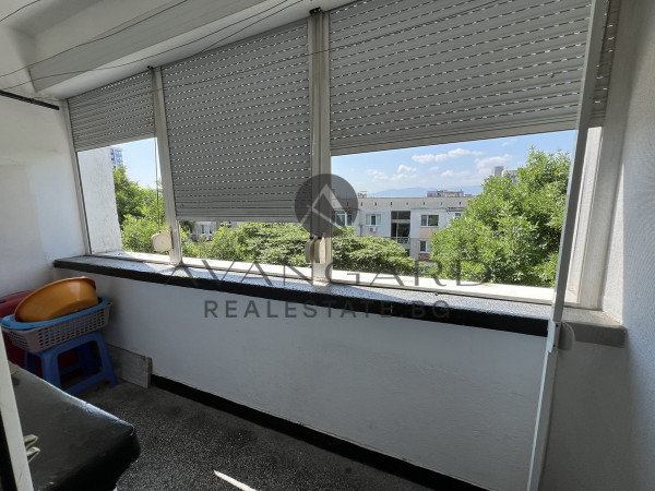 Exclusive !! One bedroom with three separate rooms!